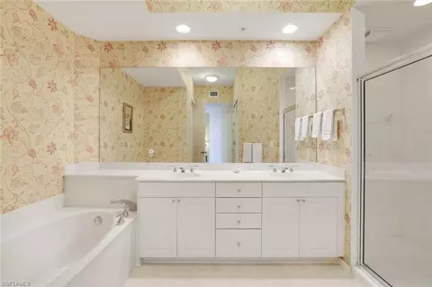 Bath - 410 Flagship Dr #PH06, Naples, FL 34108 photo 1 of 3