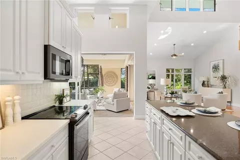 Kitchen - 416 3rd Ave N, Naples, FL 34102 photo 4 of 5