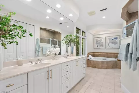 Bath - 416 3rd Ave N, Naples, FL 34102 photo 1 of 3