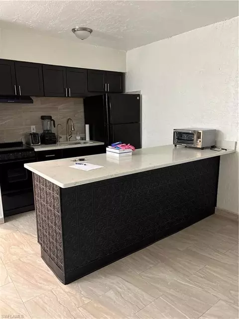 830 Wiggins Pass Rd #5, Naples, FL 34110