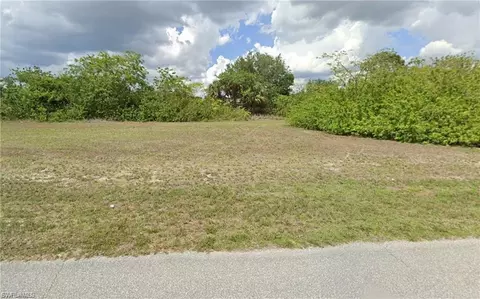 2137 NE 27th St, Cape Coral, FL 33909