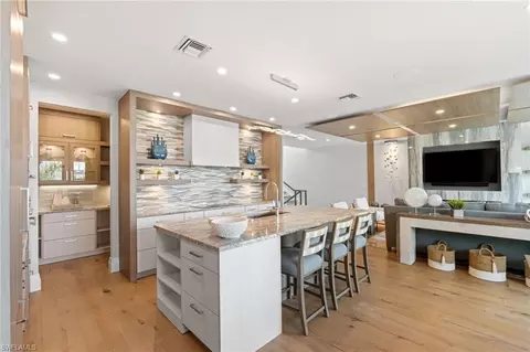 121 Barefoot Cir #16, Bonita Springs, FL 34134