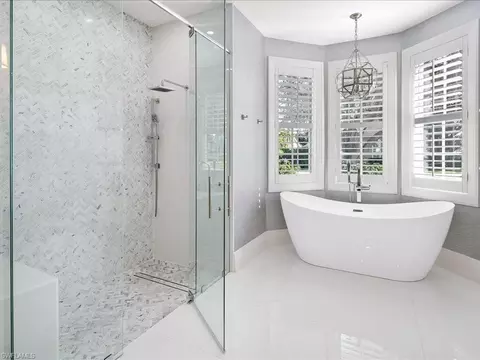 Bath - 6665 Mill Run Cir, Naples, FL 34109 photo 2 of 5