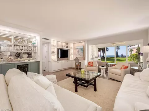 2401 Gulf Shore Blvd N #11, Naples, FL 34103