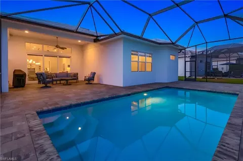 8999 Redonda Dr, Naples, FL 34114