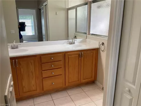 Bath - 135 Glen Eagle Cir, Naples, FL 34104 photo 1 of 2