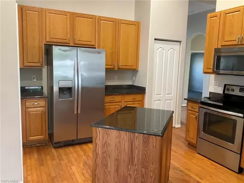 Kitchen - 135 Glen Eagle Cir, Naples, FL 34104 photo 2 of 4