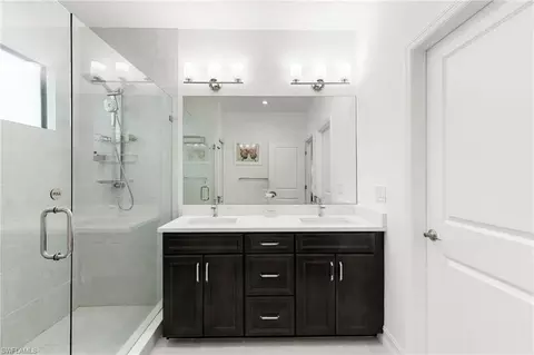 Bath - 7480 Rockefeller Dr, Naples, FL 34119 photo 2 of 4