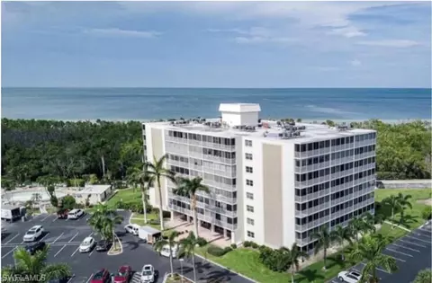 3 Bluebill Ave #511, Naples, FL 34108