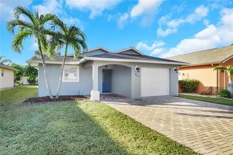 826 109th Ave N, Naples, FL 34108