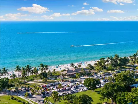 1400 Gulf Shore Blvd N #201, Naples, FL 34102