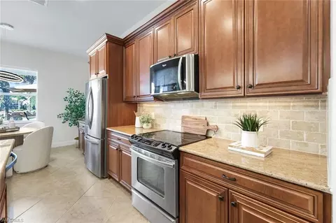 Kitchen - 9103 Graphite Cir, Naples, FL 34120 photo 3 of 6
