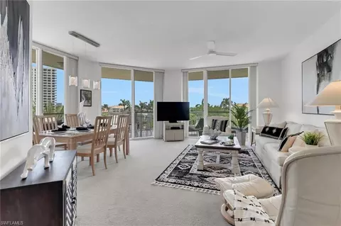 4255 Gulf Shore Blvd N #201, Naples, FL 34103