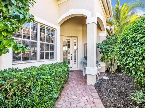 353 Steerforth Ct, Naples, FL 34110 photo 10