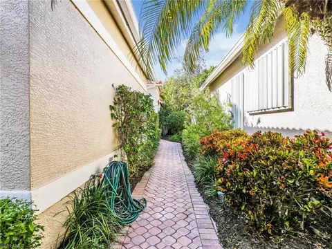 353 Steerforth Ct, Naples, FL 34110 photo 9