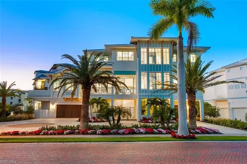 99 Saint Lucia Ln, Bonita Springs, FL 34134