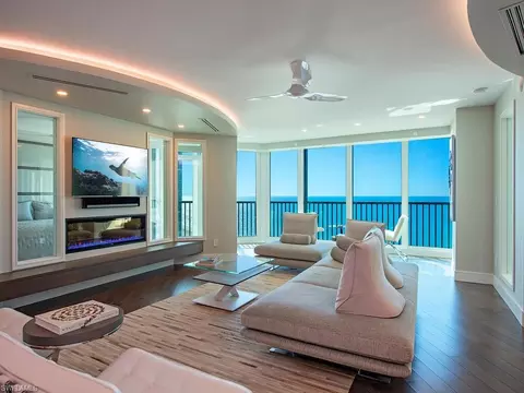 4651 Gulf Shore Blvd N #1102, Naples, FL 34103