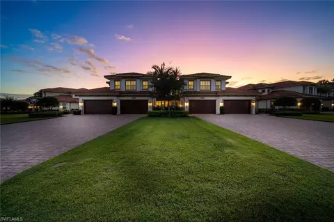 7781 Hawthorne Dr #3204, Naples, FL 34113