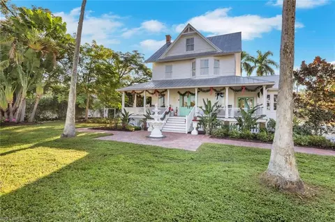2582 1st St, Fort Myers, FL 33901