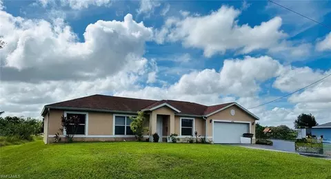 466 Redwing St, Lehigh Acres, FL 33974