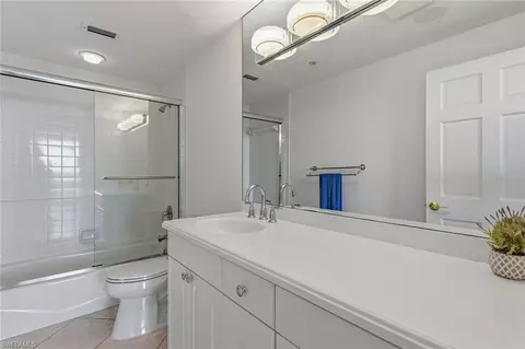 Bath - 60 Seagate Dr #1606, Naples, FL 34103 photo 4 of 4