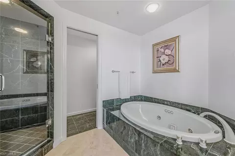 Bath - 60 Seagate Dr #1606, Naples, FL 34103 photo 2 of 4
