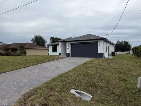 1024 Alaska Ave, Lehigh Acres, FL 33971