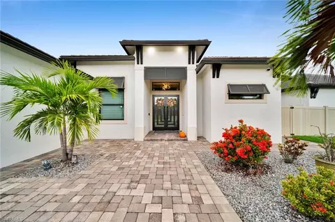 425 SE 15th St, Cape Coral, FL 33990