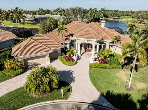 1676 Persimmon Dr, Naples, FL 34109