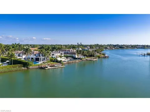 View/Area - 3520 Gin Ln, Naples, FL 34102 photo 2 of 2