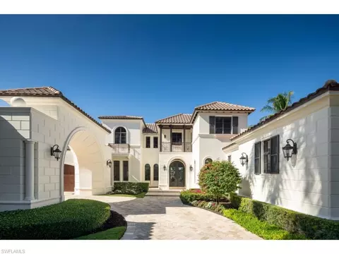 Exterior - 3520 Gin Ln, Naples, FL 34102 photo 7 of 8