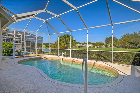 2045 Crestview Way #A10, Naples, FL 34119