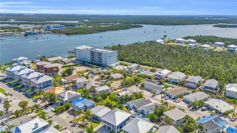 250 Fairweather Ln, Fort Myers Beach, FL 33931