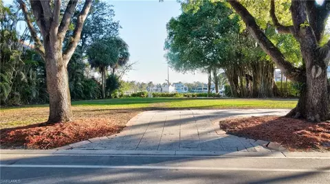 442 18th Ave S, Naples, FL 34102 photo 2