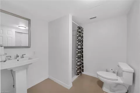 Bath - 404 Bayside Ave, Naples, FL 34108 photo 5 of 5