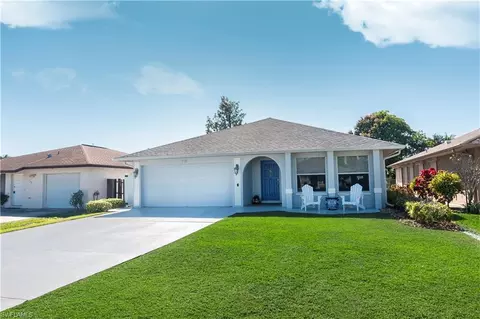 718 107th Ave N, Naples, FL 34108