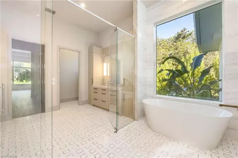 Bath - 4851 Crayton Rd, Naples, FL 34103 photo 3 of 11