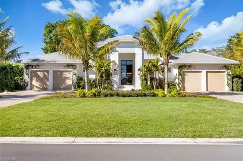 4851 Crayton Rd, Naples, FL 34103