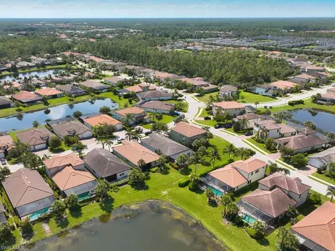 View/Area - 4613 Abaca Cir, Naples, FL 34119 photo 5 of 8