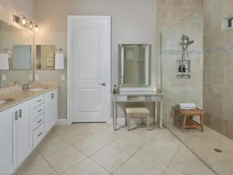 Bath - 4613 Abaca Cir, Naples, FL 34119 photo 1 of 4