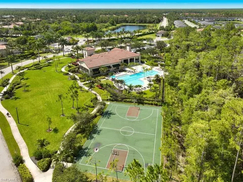 View/Area - 4613 Abaca Cir, Naples, FL 34119 photo 7 of 8
