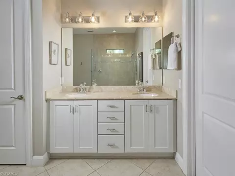 Bath - 4613 Abaca Cir, Naples, FL 34119 photo 3 of 4