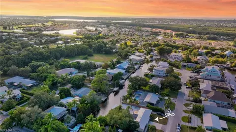 2772 Riverview Dr, Naples, FL 34112
