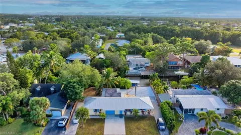 View/Area - 2772 Riverview Dr, Naples, FL 34112 photo 3 of 6
