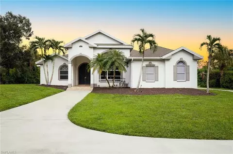 160 Logan Blvd S, Naples, FL 34119