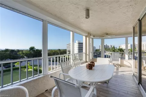 11118 Gulf Shore Dr #A401, Naples, FL 34108