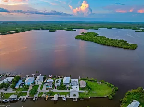 107 Bayshore Way, Goodland, FL 34140