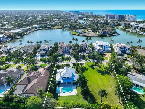 View/Area - 331 Spring Line Dr, Naples, FL 34102 photo 3 of 4