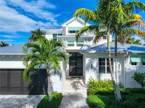 Exterior - 331 Spring Line Dr, Naples, FL 34102 photo 2 of 14