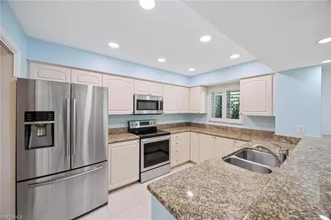 1608 Spoonbill Ln #B, Naples, FL 34105